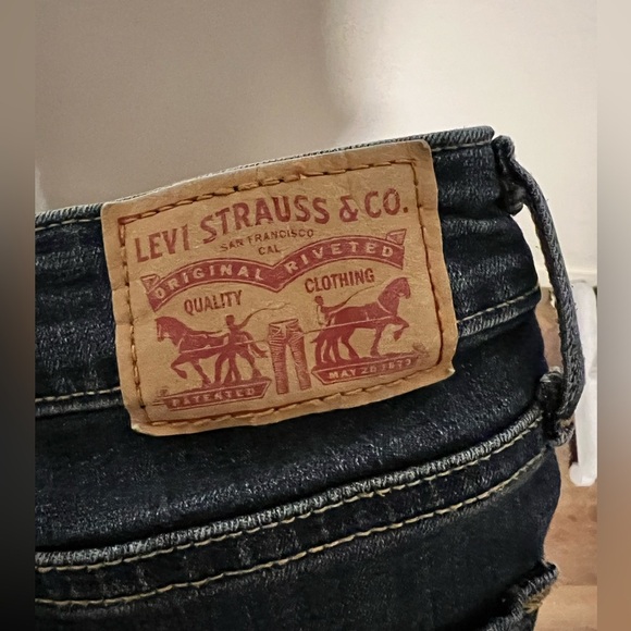 Levi’s 725 High-Rise Bootcut Jean Dark Wash Size 28 - Picture 2 of 7